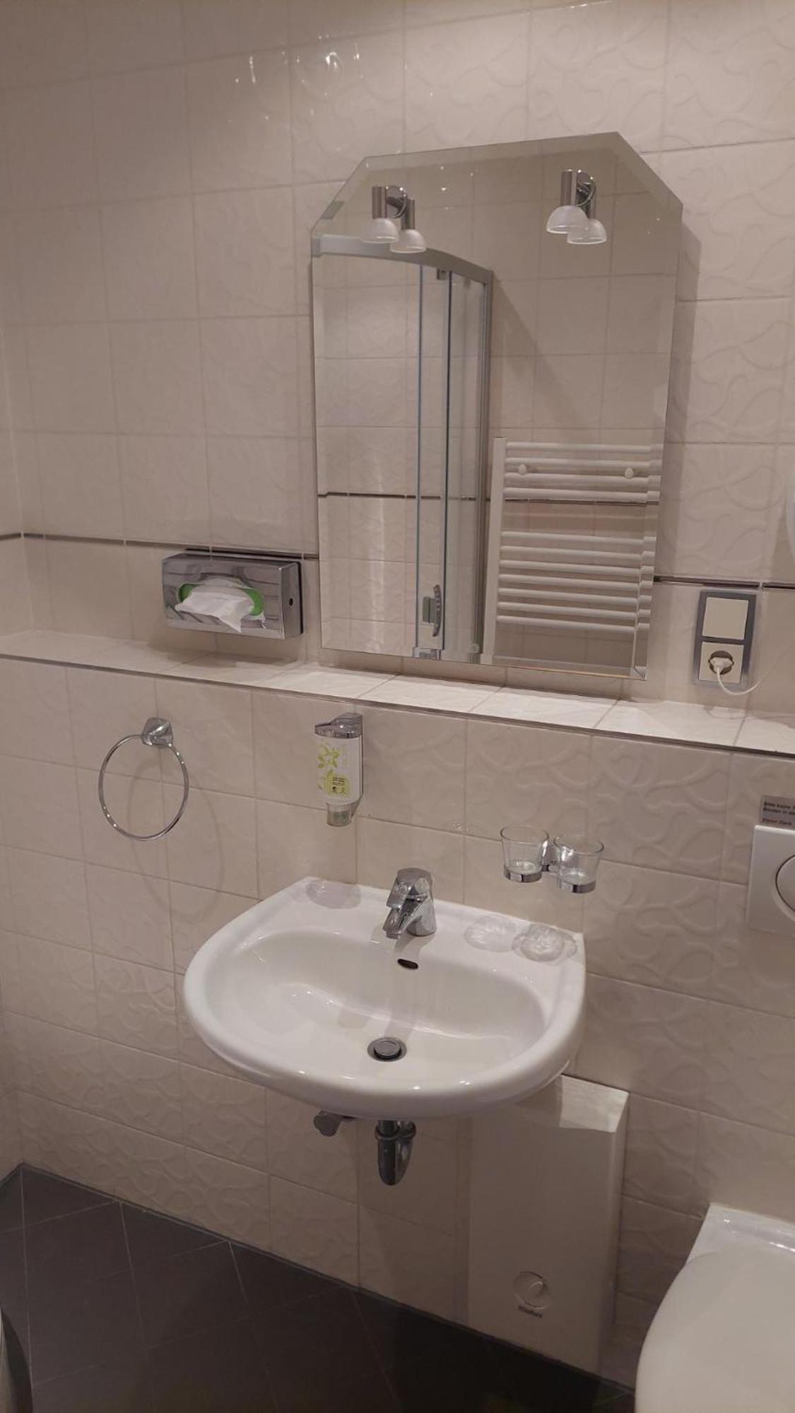 Die Villa, Zimmer 17, Dz 레버쿠젠 외부 사진